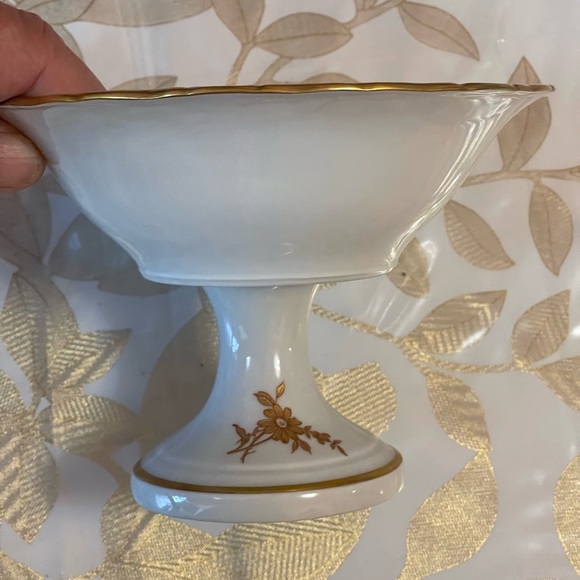VINTAGE LIMOGES FRANCE PEDESTAL CANDY/NUT DISH GOLD AND ROSE DESIGN - Picture 3 of 8